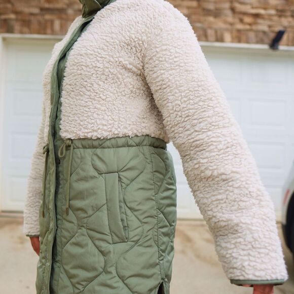 Old Navy Sherpa Quilted Hooded Hybrid Jacket XS Cream Olive NEW - Picture 7 of 10